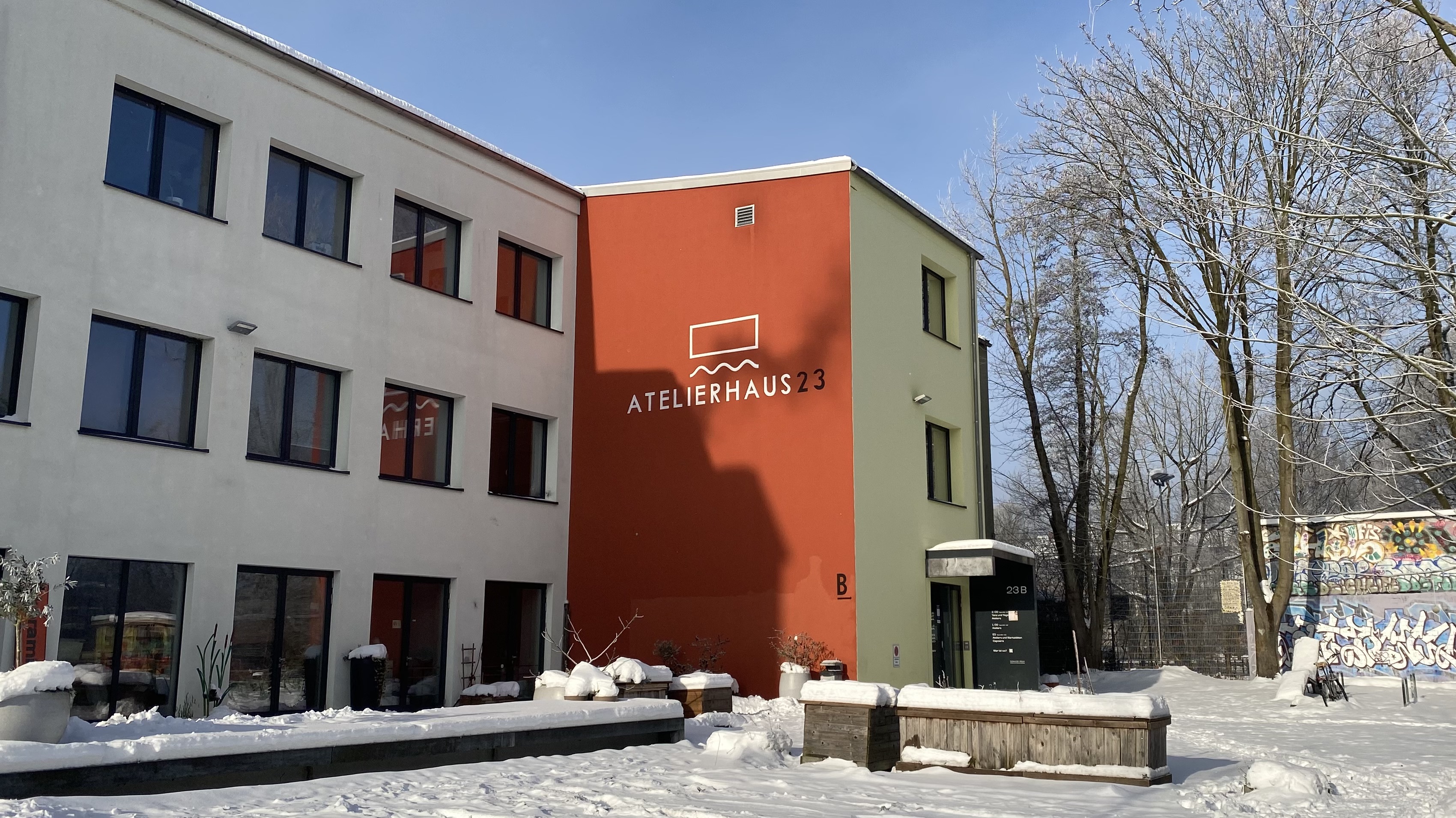 Eingang zum Atelierhaus
